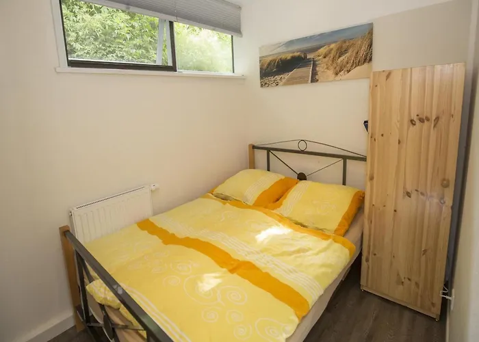 Sint Maartenszee Renovated Family Retreat *