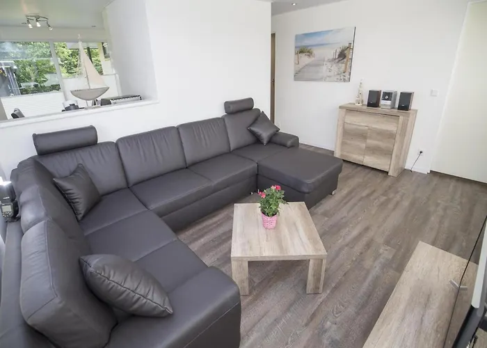 Sint Maartenszee Renovated Family Retreat